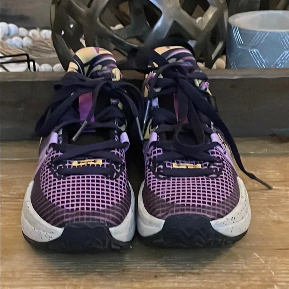 Nike Kids Shoes - Purple and Black - Picture 2 of 6